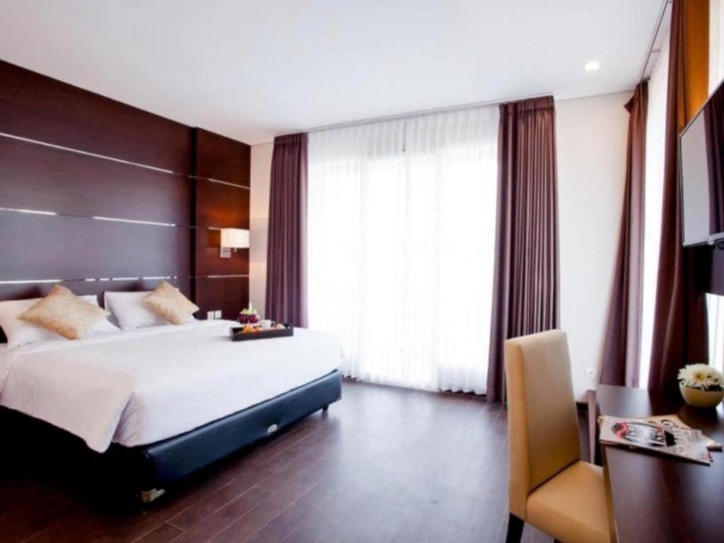 D'Season Premiere Hotel Джепара Екстериор снимка
